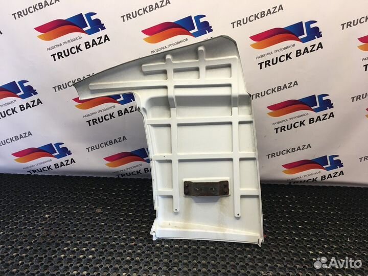 Спойлер кабины верхний правый Iveco Stralis