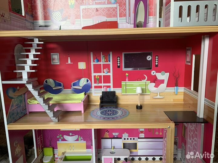Кукольный домик большой с мебелью