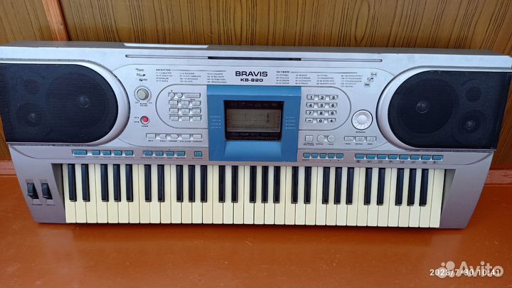 Синтезатор Bravis KB-820