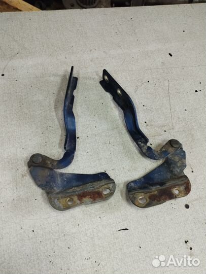 Петля капота Chery Indis S18D 1.3 Чери Индис