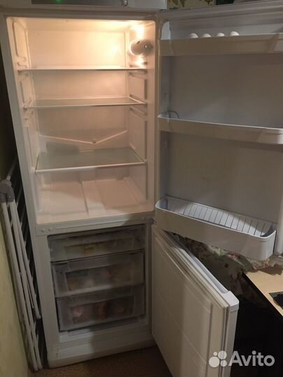 Холодильник бу indesit