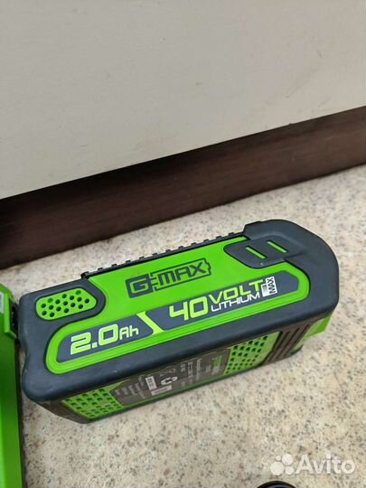 Зарядное устройство плюс аккумулятор