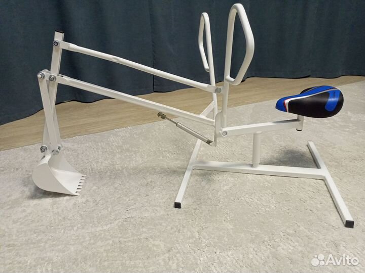 Детский экскаватор для песочницы