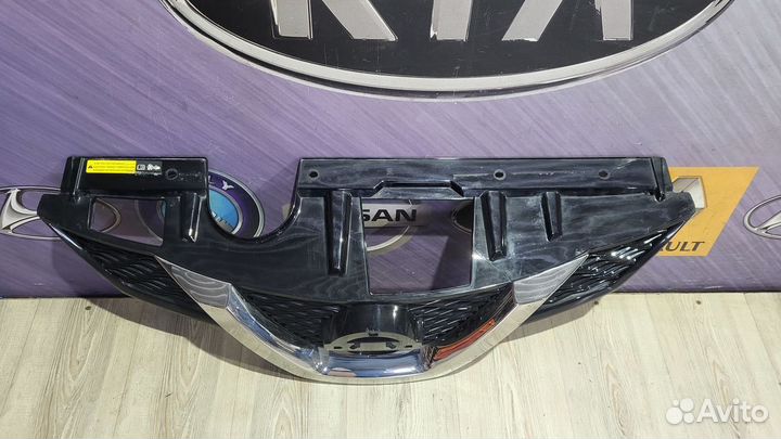 Решетка радиатора Nissan X-trail T32