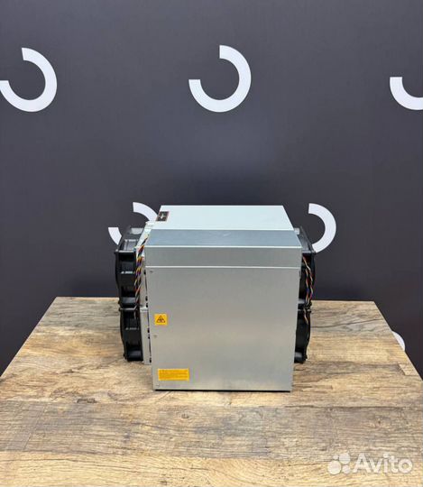 Asic AntMiner L7 9050MH/s