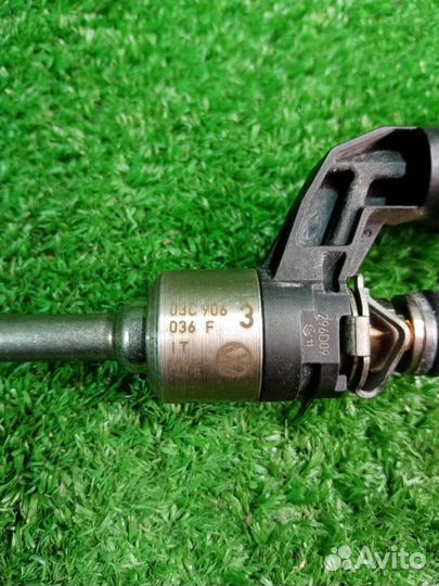 Форсунка топливная Volkswagen Golf 6 caxa (1.4T)