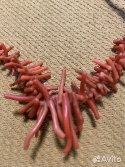 Коралловые бусы