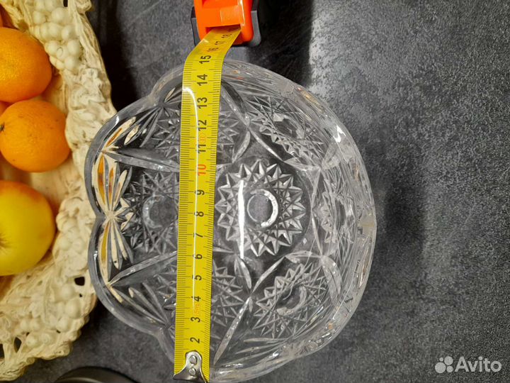 Хрустальные вазы и ладьи