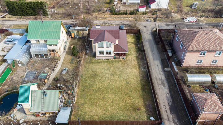 Дом 170 м² на участке 8 сот.