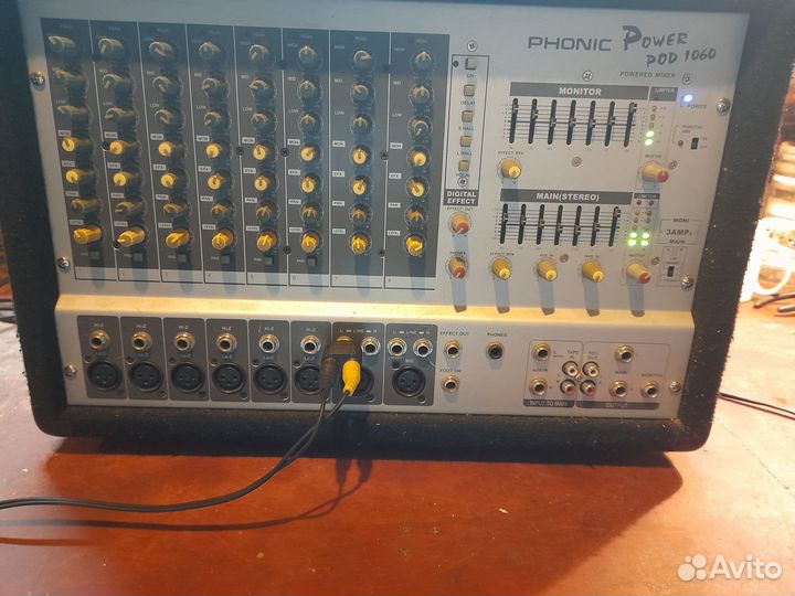 Микшер - усилитель Phonic powerpod 1060