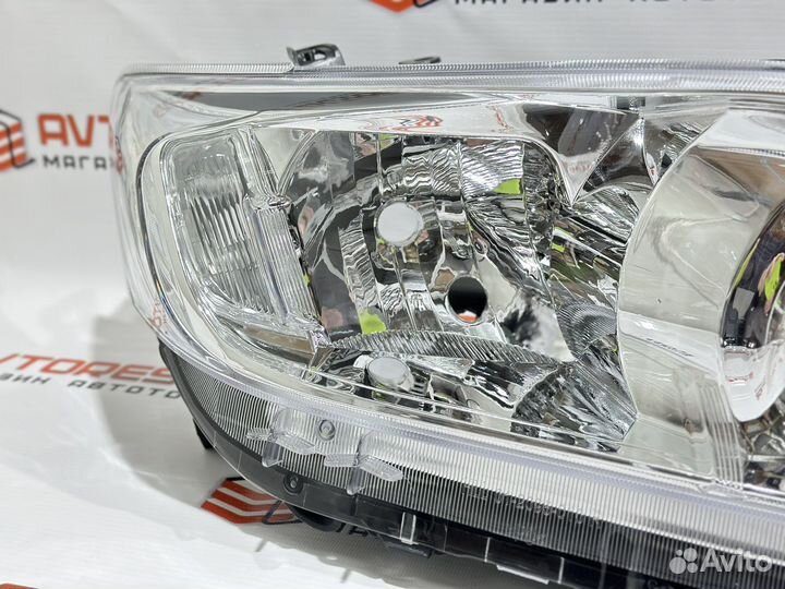 Фары Toyota Rav4 30 кузов 2010-2011 год новые HLL
