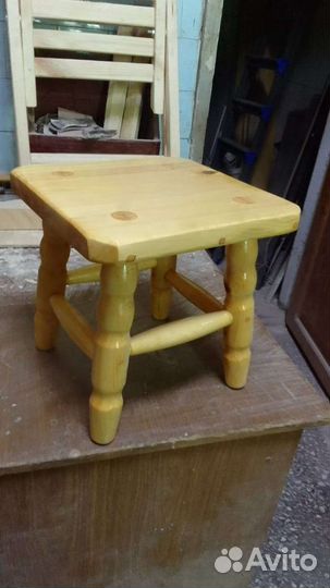 Табурет с ящиком