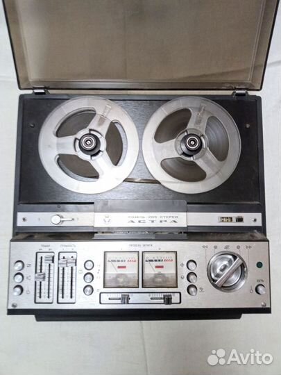 Катушечный магнитофон Астра 209. СССР
