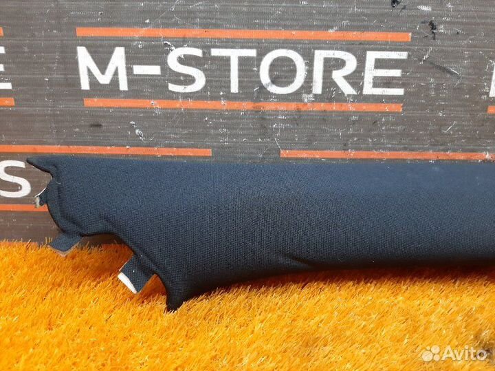 Обшивка стойки передняя правая Mercedes-Benz