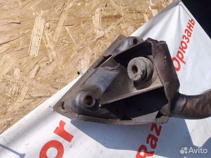 Балка передняя Nissan Vanette SK82