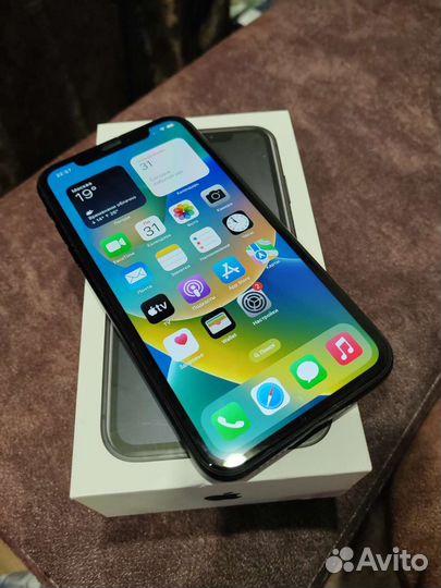 Телефон iPhone xr