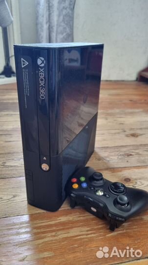 Приставка Xbox 360 E 500gb + геймпад