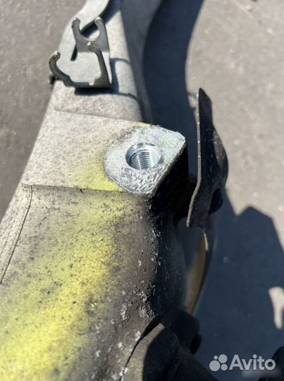 Vw touareg NF кулак передний левый и правый алюмин
