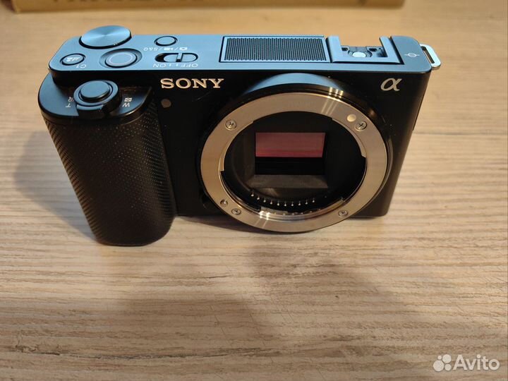 Продам Sony ZV-E10 (body)