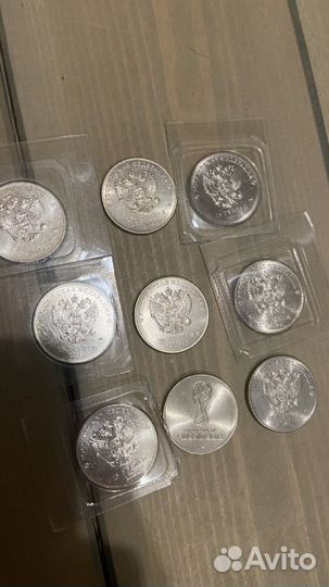 Коробка юбилейных монет повторных