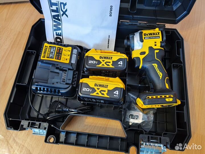 Винтоверт Dewalt DCF850