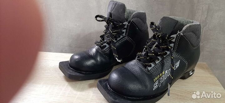 Ботинки лыжные,33 размер