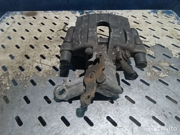 Суппорт задний правый Opel Vectra C