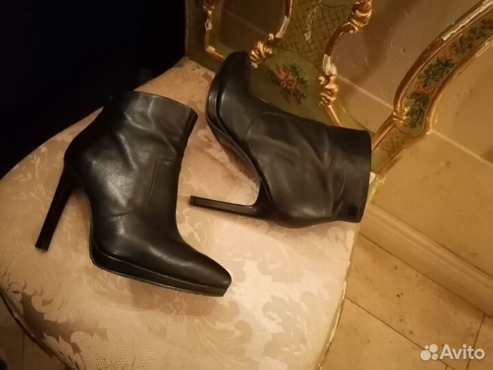 Only Love кожаные ботильоны из Лугано