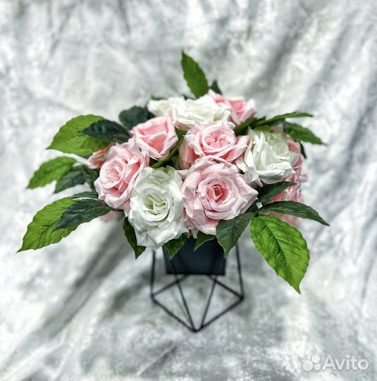 Композиции из искусственных цветов