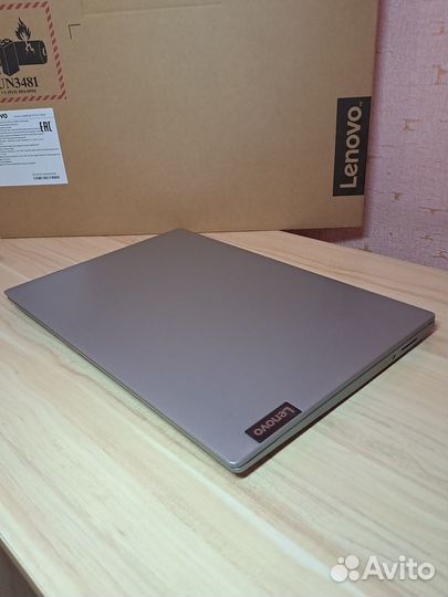Ноутбук Lenovo