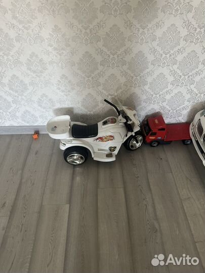 Детский электромобиль бу