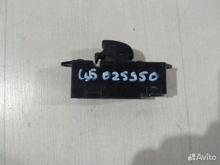 Блок управления стеклоподъемниками задний левый