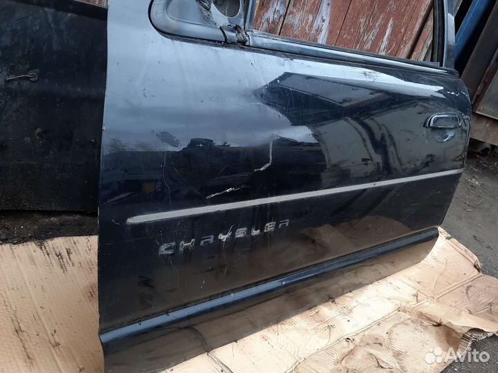 Передняя левая дверь chrysler cirrus