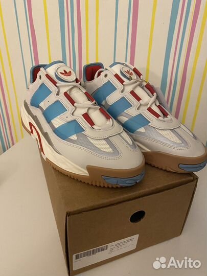 Кроссовки adidas новые