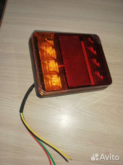 Задние фонари на легковой прицеп