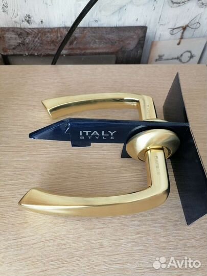 Дверные ручки раздельные новые Apecs