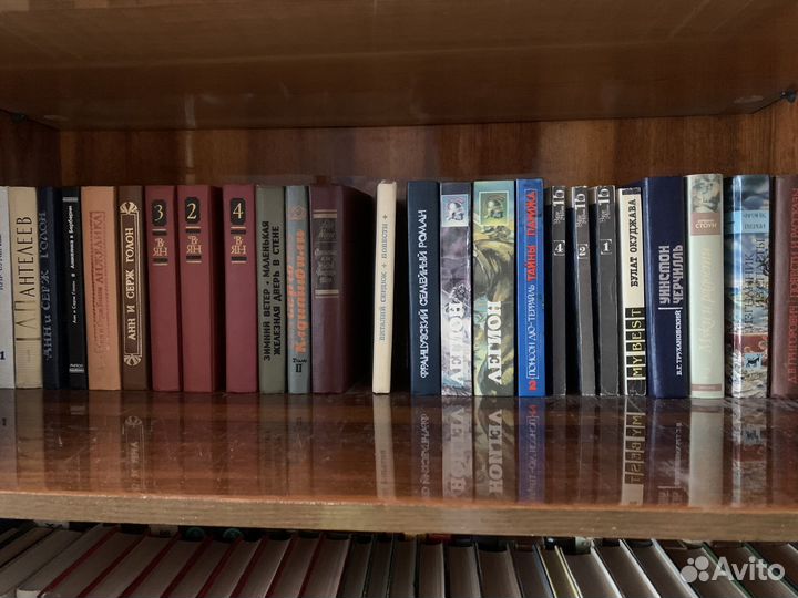 Очень много книг