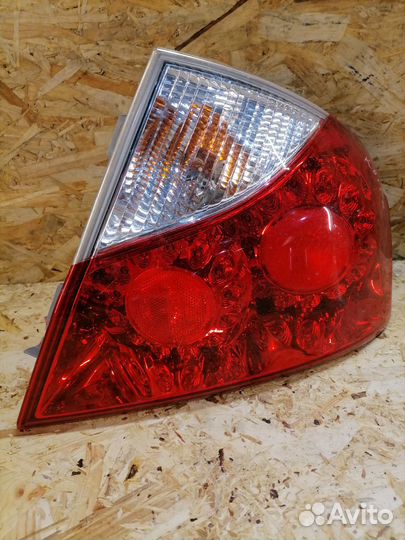 Фонарь правый Infiniti M Y50 Rest