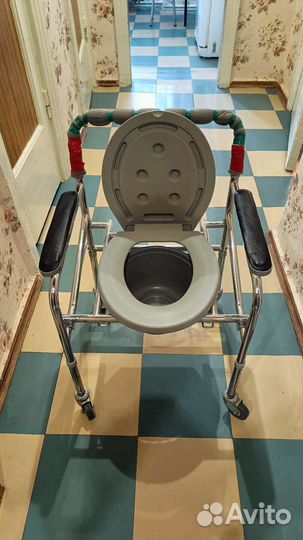 Ходунки-роллаторы с сидением для взрослых б/у