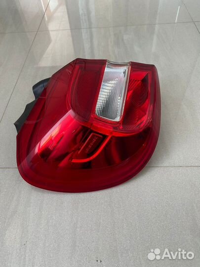 Задний левый наружный фонарь мерседеса GLA