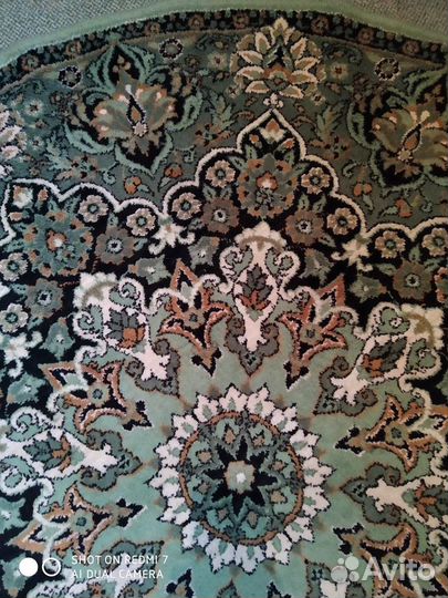 Ковер круглый 1м. 65 см. диаметр