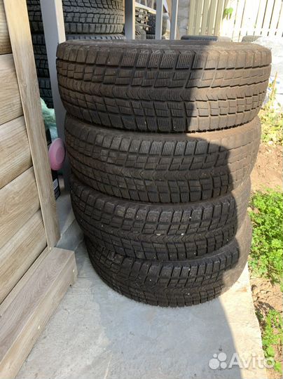 Roadstone Winguard Ice 225/65 R17
