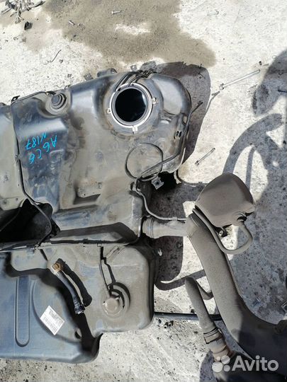 Бензобак Audi A6 C6 ccea 2010