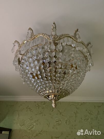 Люстра хрустальная и бра