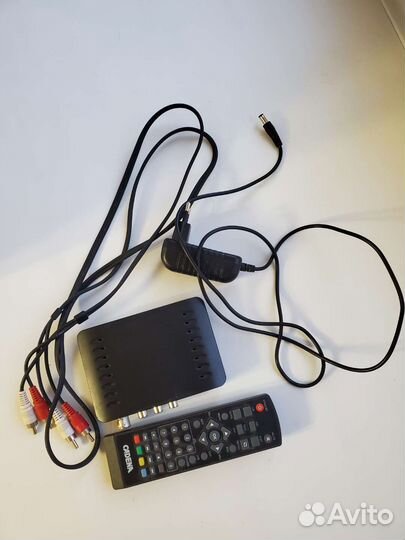 Приставка для цифрового тв Cadena HT-1110