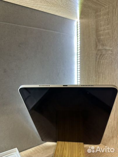 iPad Pro 11 M2 2022 128Gb Silver, Wi-Fi. 96 аккум