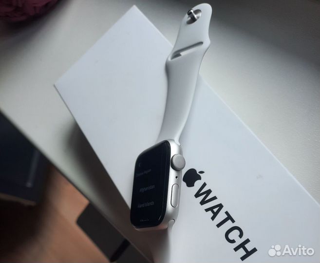 Часы apple watch se2 44 mm 2023