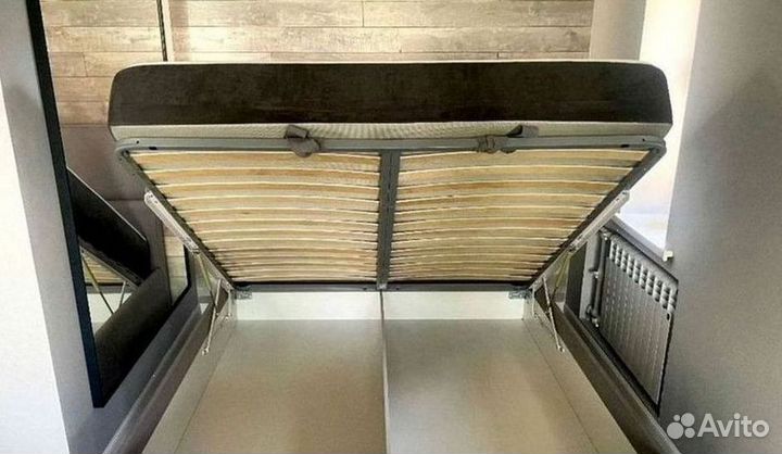 Кровать двуспальная дизайнерская мягкая на заказ