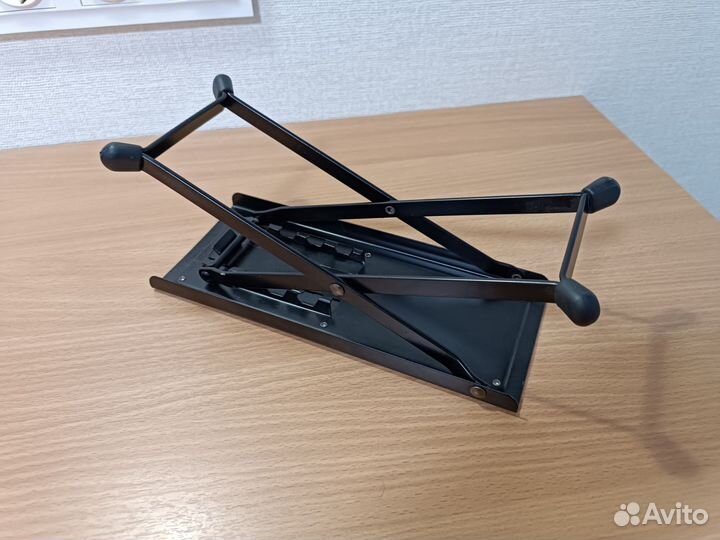 Подставка для ноги гитариста