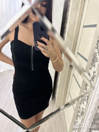 Маленькое черное платье